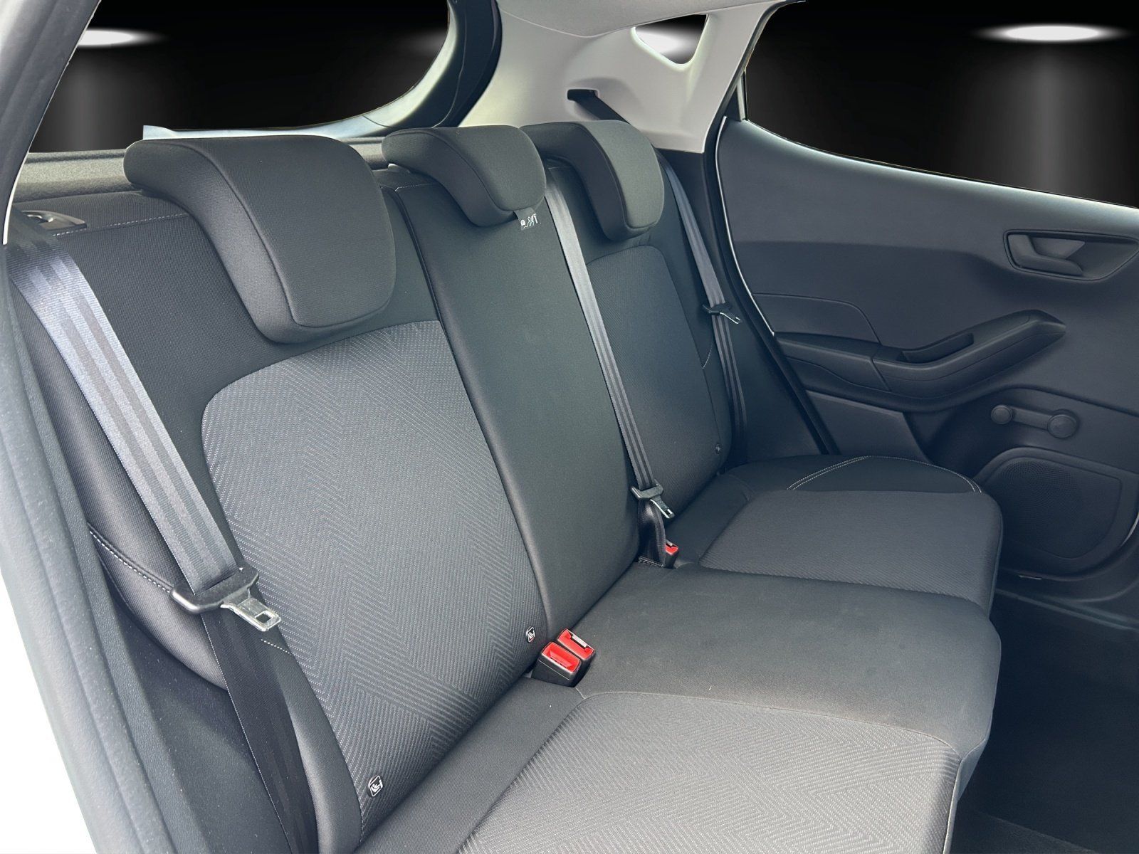 Fahrzeugabbildung Ford Fiesta 1.0 Cool&Connect LED/KAMERA/TEMPOMAT/SHZ