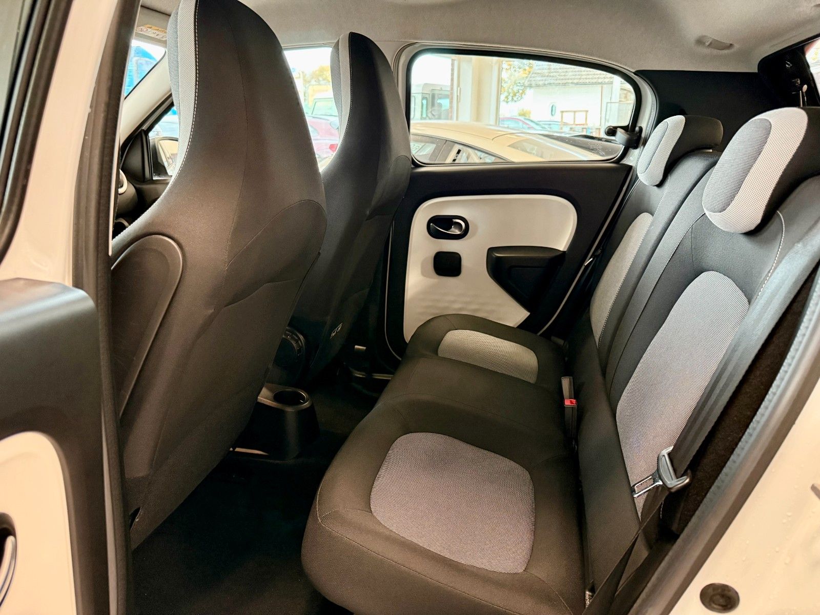 Fahrzeugabbildung Renault Twingo 1.0 SCe Dynamique