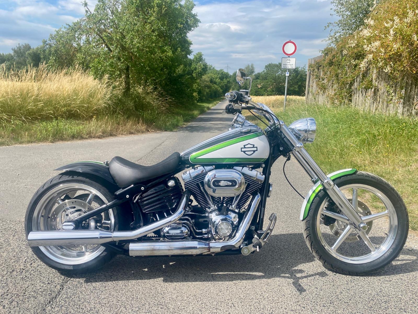 Harley-Davidson Rocker C, wie Breakout, Custombike mit Gewährl.