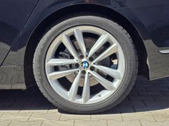 Fahrzeugabbildung 730 d xDrive Lim Laserlicht HUD AD StandHZG Navi