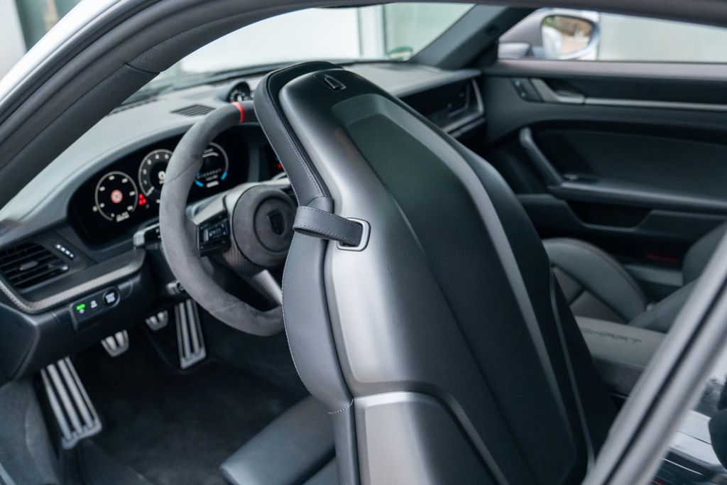 ANDERE Techart T Sport R/ SCHALTER/ 505 PS/ MATT CARBON ANDERE Techart T Sport R/ SCHALTER/ 505 PS/ MATT CARBON