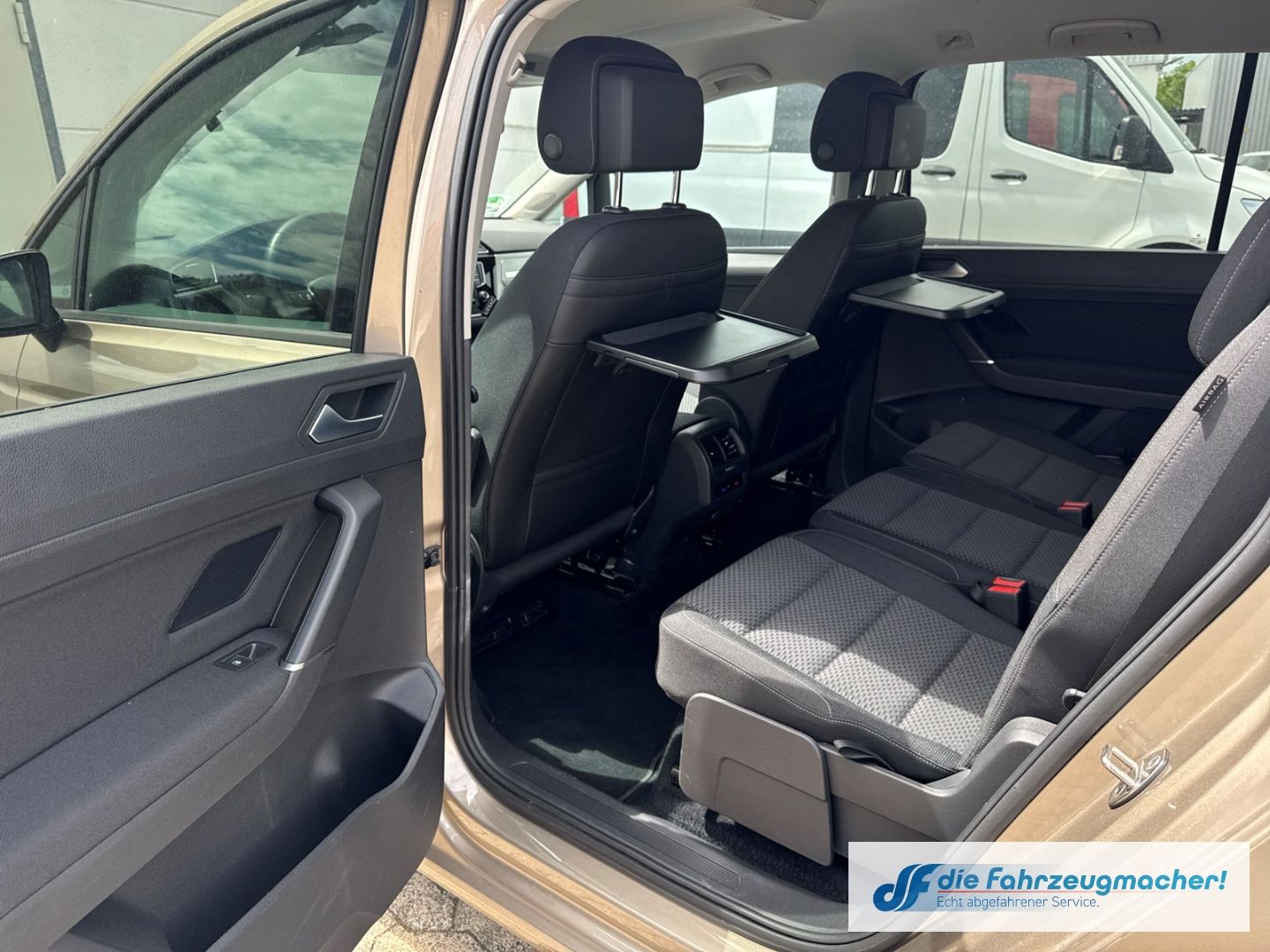 Fahrzeugabbildung Volkswagen Touran Comfortline BMT Start-Stopp AHK-klappbar