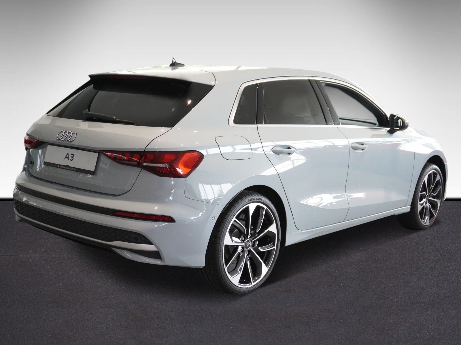 Fahrzeugabbildung Audi A3 Sportback advanced 35 TFSI 110(150) kW(PS) S