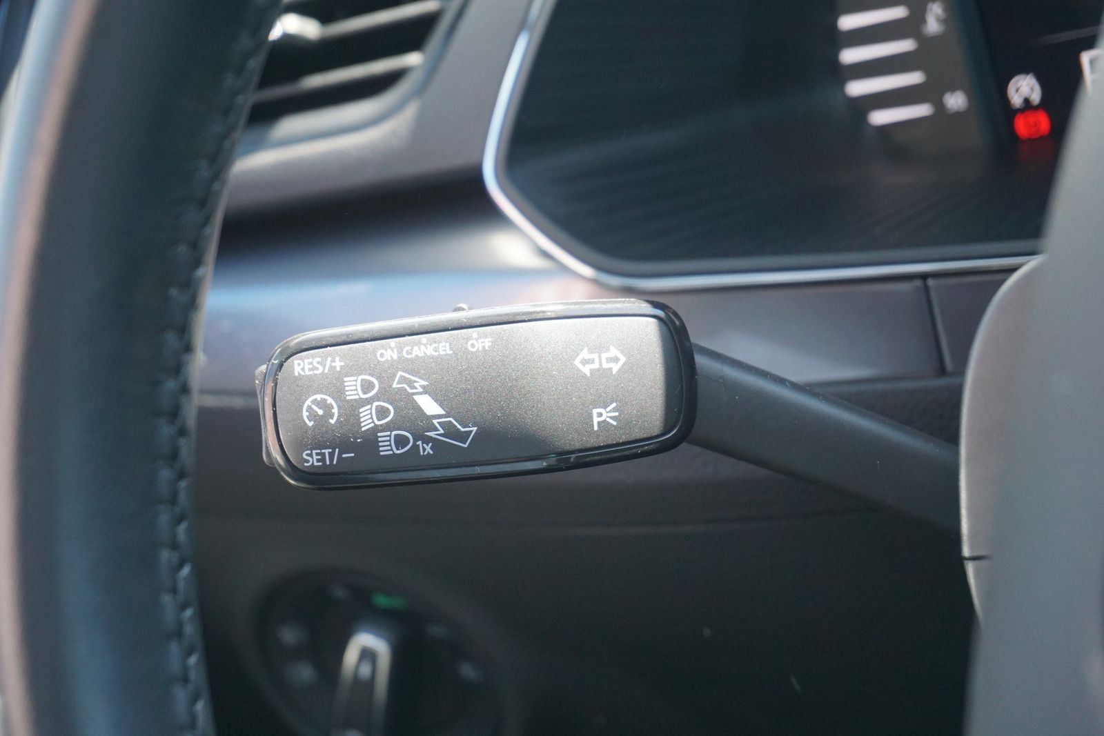 Skoda Superb Combi 1.5 TSI Active LED Navi Sitzheizung foto 22