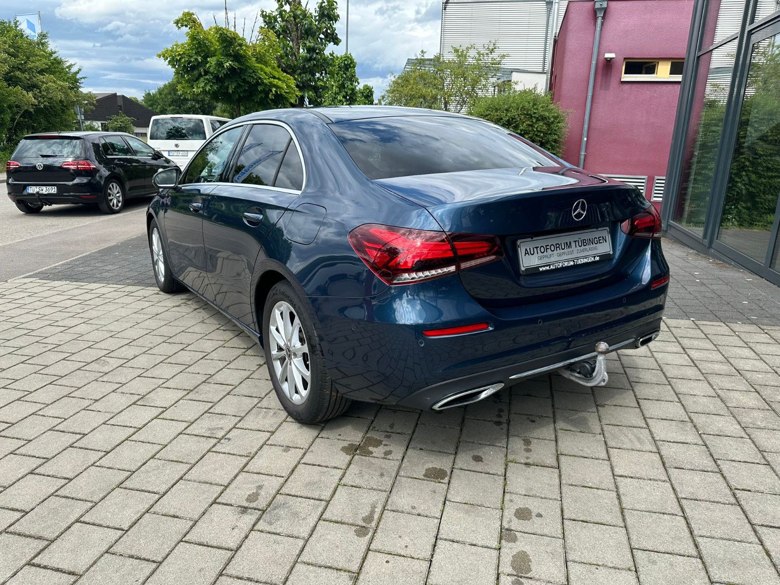 Fahrzeugabbildung Mercedes-Benz A 180 d Limousine *Progressive*NAVI*AHK*LEDER*