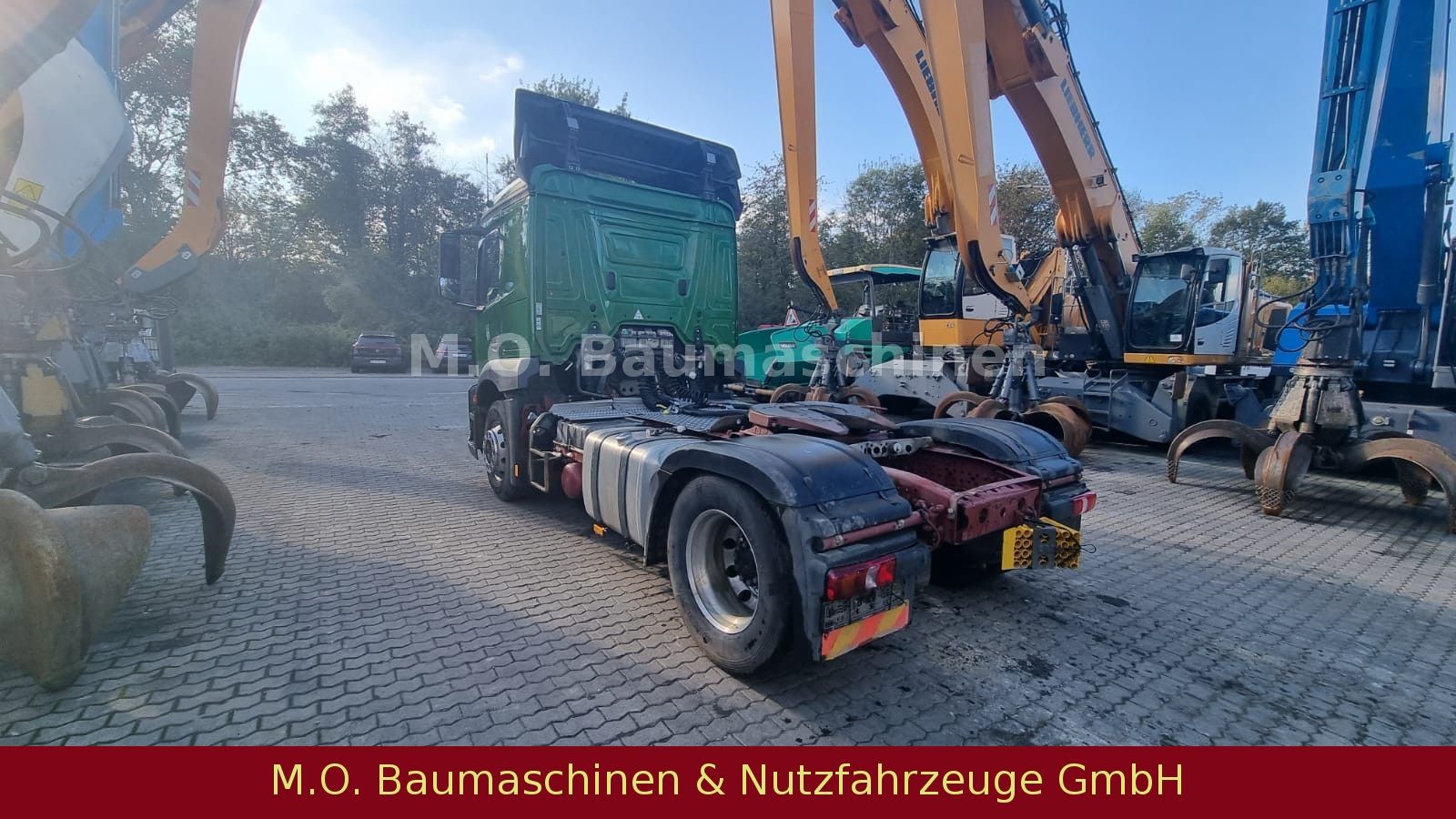 Fahrzeugabbildung Mercedes-Benz Actros 1843 / AC / 4x2/AD Blue / Kipphydraulik