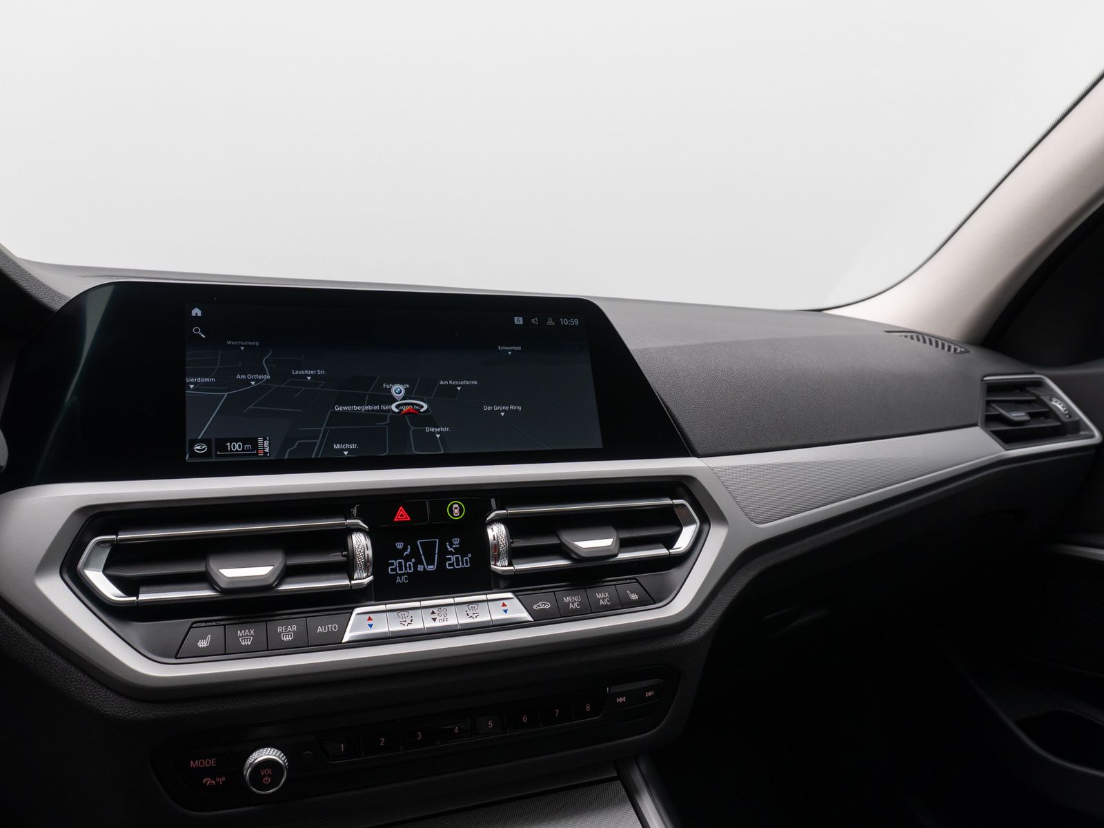 Fahrzeugabbildung BMW 320d DAB CockPitPro PDC DrivingAssist Alarm LED
