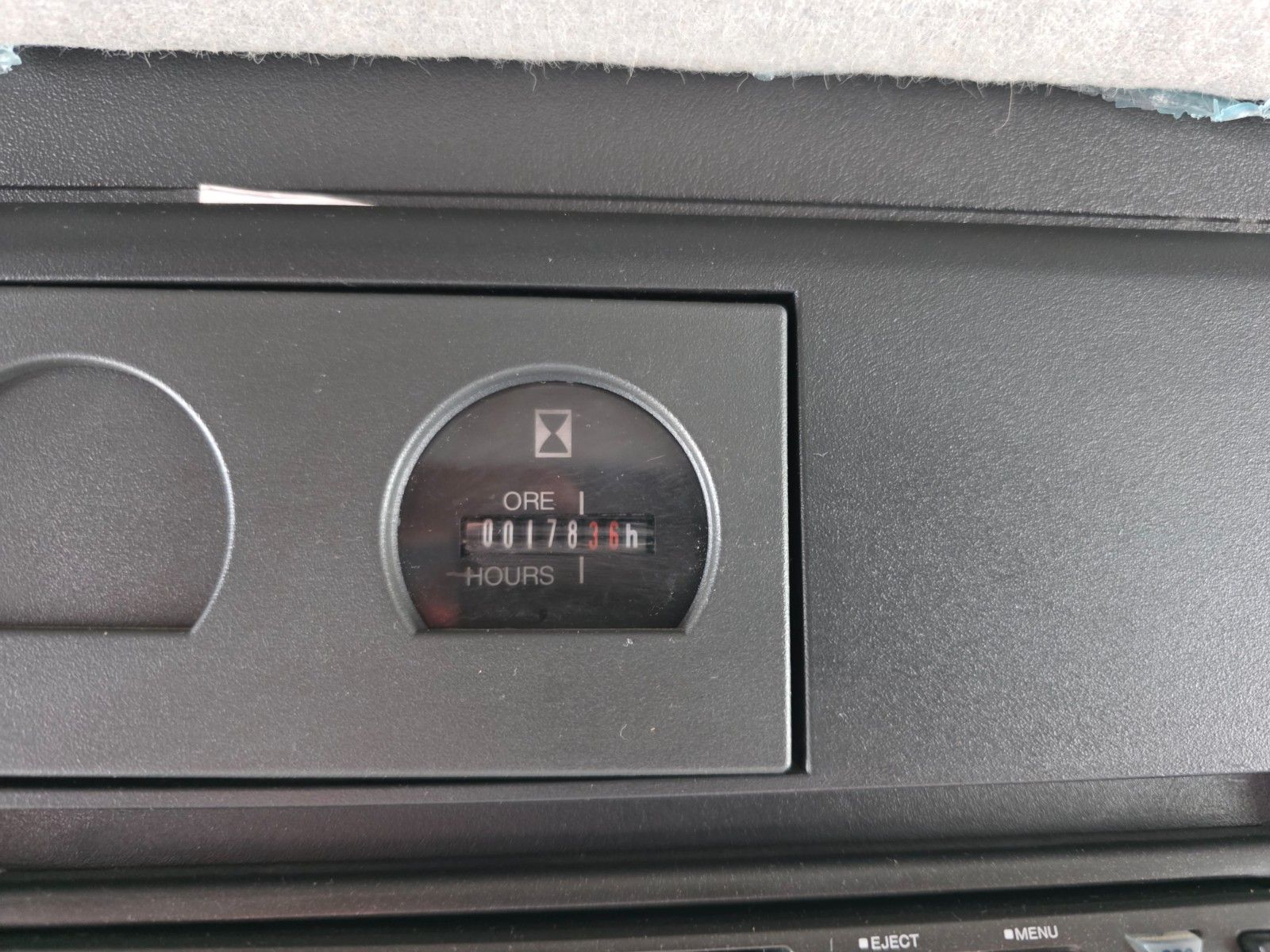 Fahrzeugabbildung Iveco EuroFire Tector FF100EW21 4x4 LF8 Löschfahrzeug