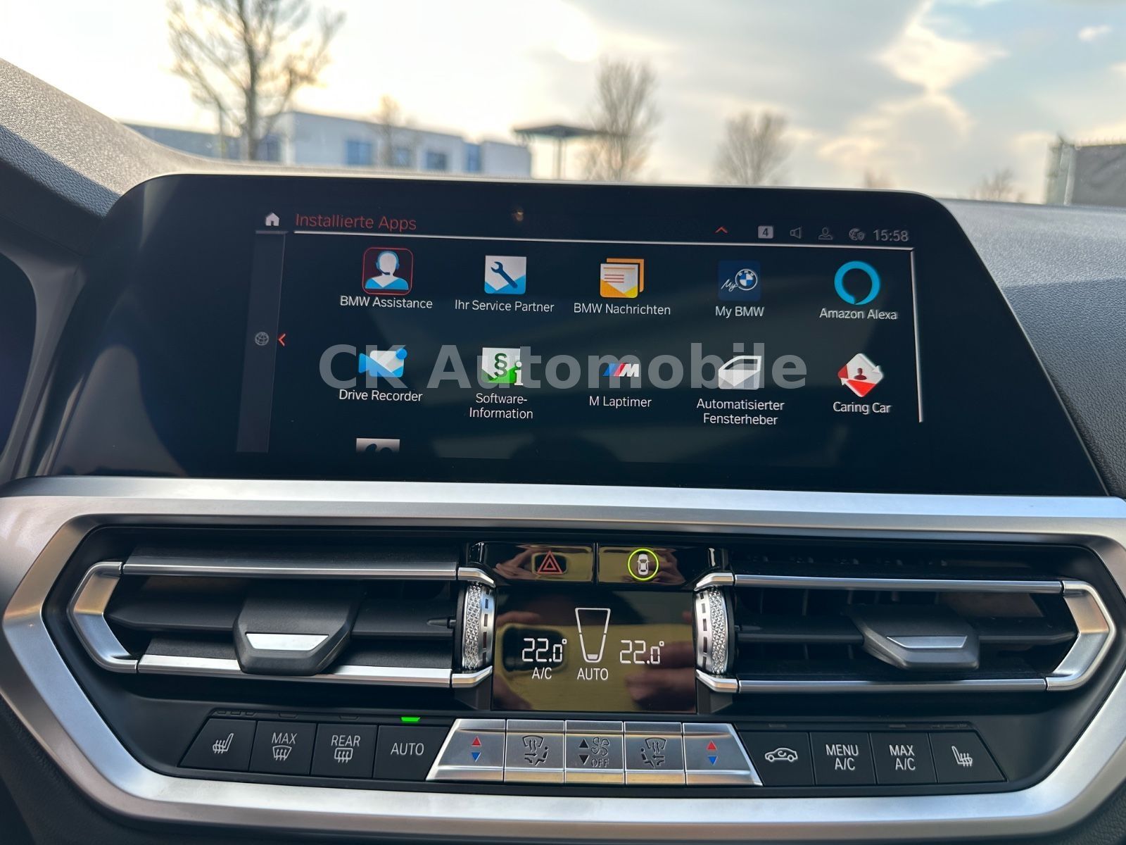 Fahrzeugabbildung BMW M340i Touring xDrive/Navi/HeadUP/Pano/360°