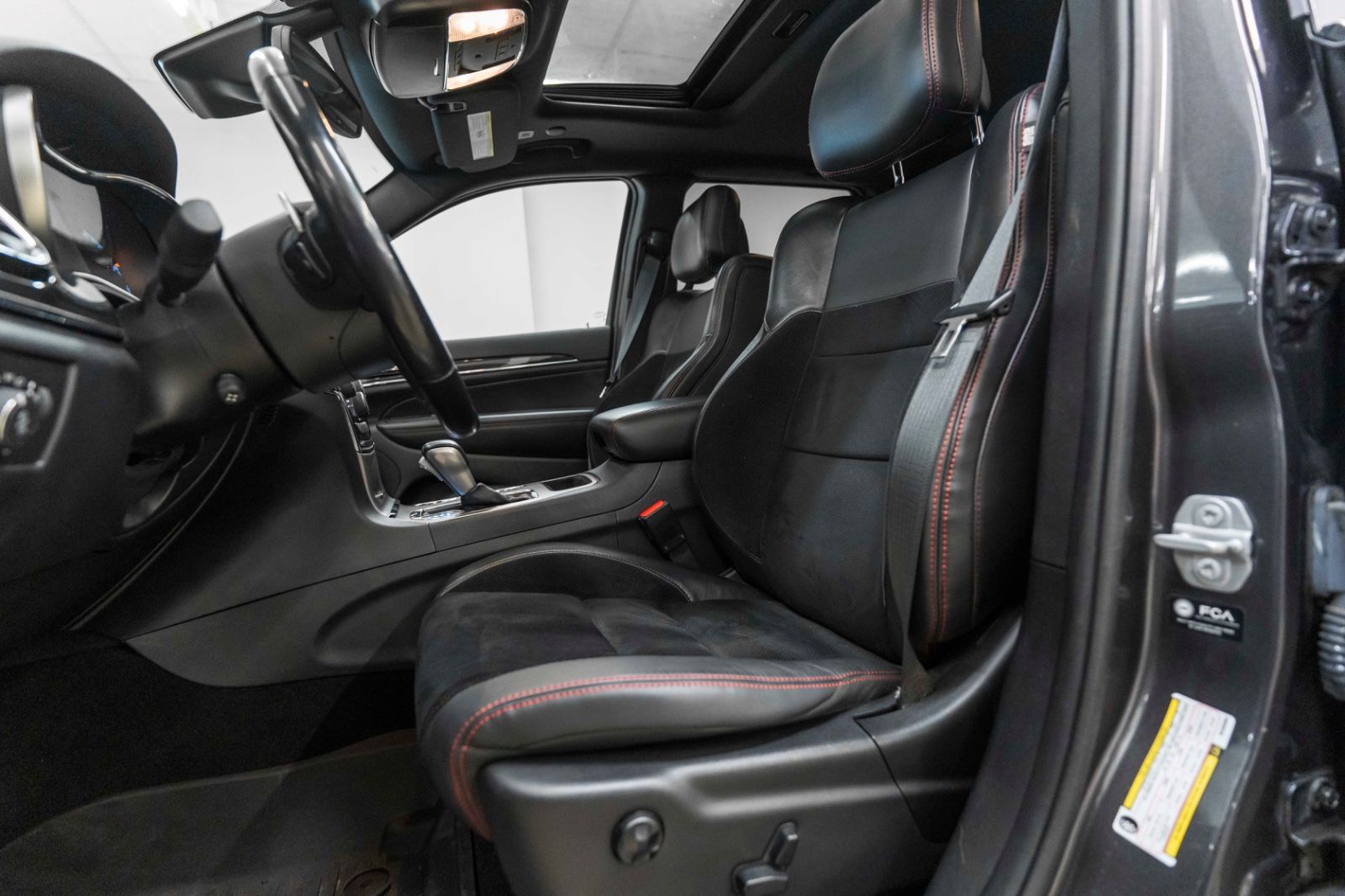 Fahrzeugabbildung Jeep Grand Cherokee Laredo X 3,6L LPG 4X4 KAM PANO