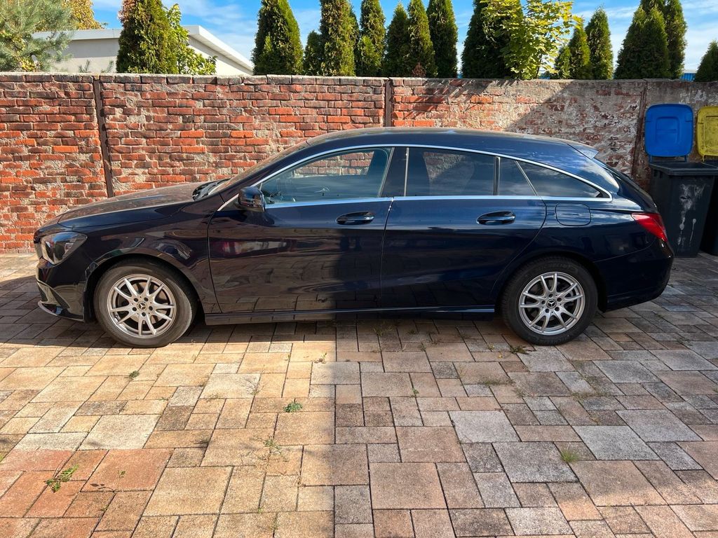Image of Mercedes-Benz CLA 200