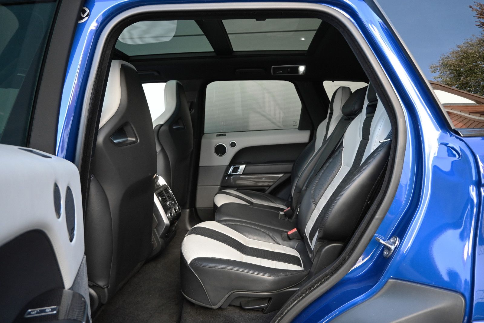 Fahrzeugabbildung Land Rover Range Rover Sport 5.0 V8 SC SVR °PANO°HEAD-UP°