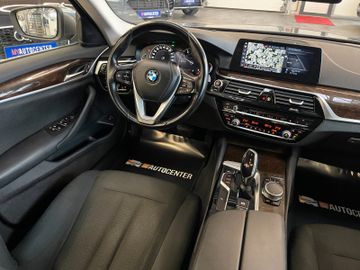 BMW 530 i xDrive *1.HAND*NAVI*TEMPO*SZHZ*AHK*PDC*