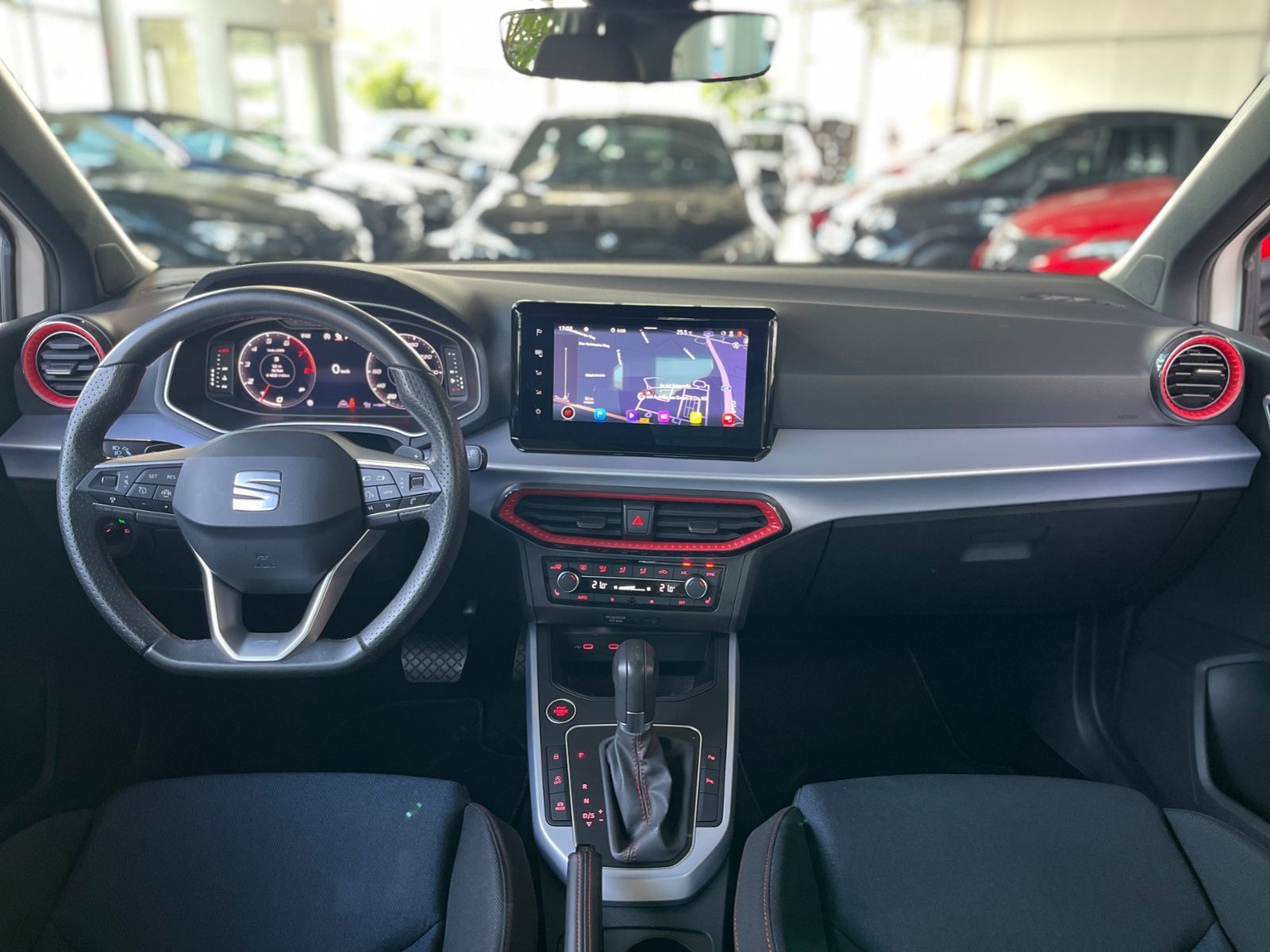 Fahrzeugabbildung SEAT ARONA  1.5 TSI DSG FR ACC LED NAV RFK SHZ 17"