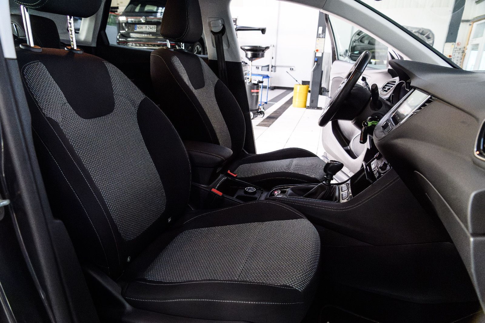 Fahrzeugabbildung Opel Grandland X /Navi+AHK+LED+Grip-Control+SH