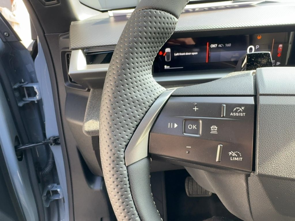 Fahrzeugabbildung Opel Grandland GS, AHK, Allwetter, 360 Grad Kamera,