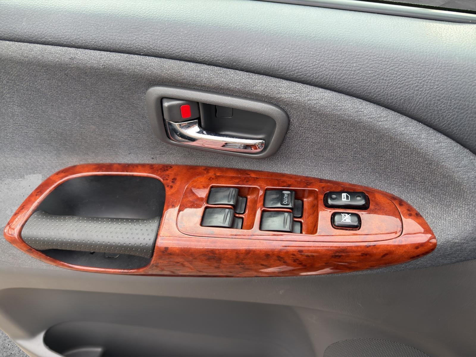 Toyota Previa 2005 — photo 15