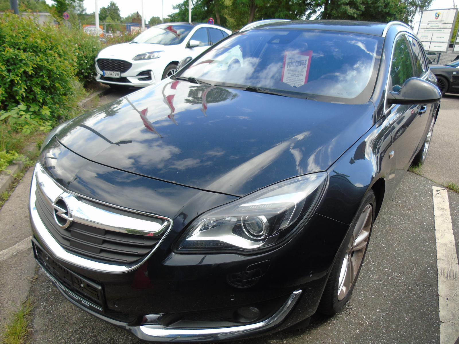 Opel Insignia 2015 — rear view