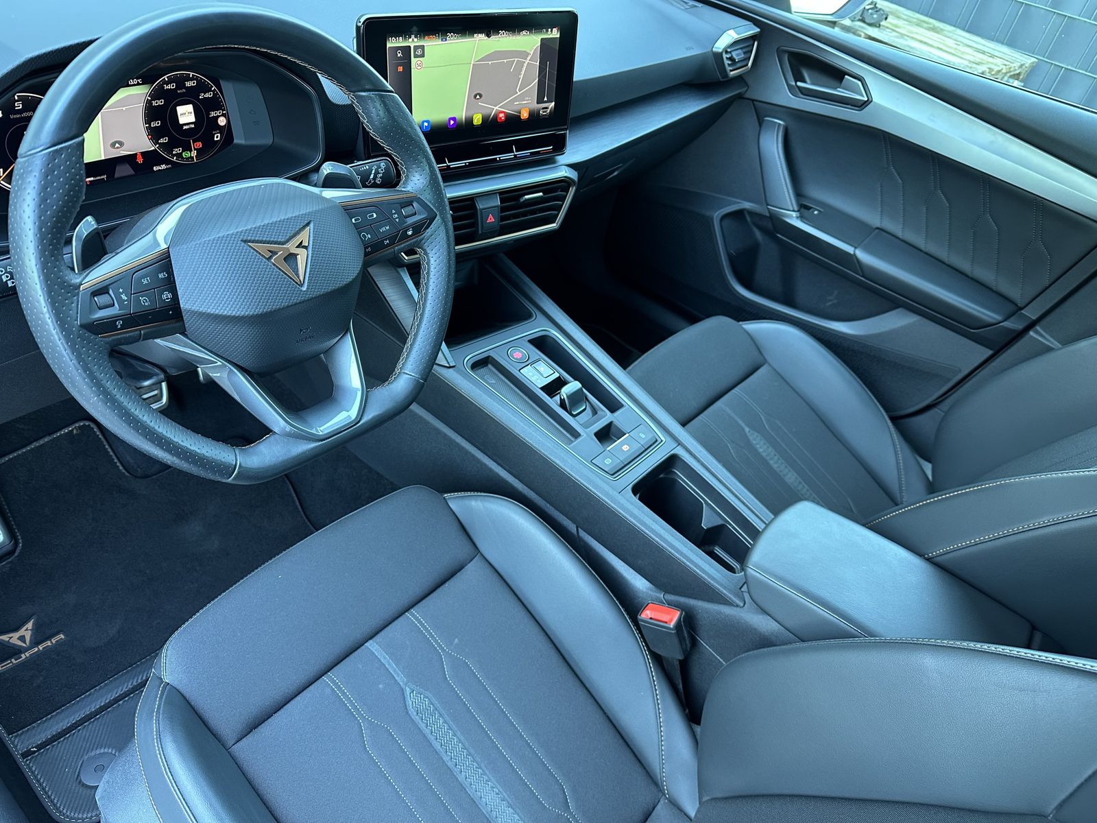 Fahrzeugabbildung CUPRA Leon SpT 2.0 TSI DSG VZ NAV+LED+ACC+VCOCK+LKRHZG