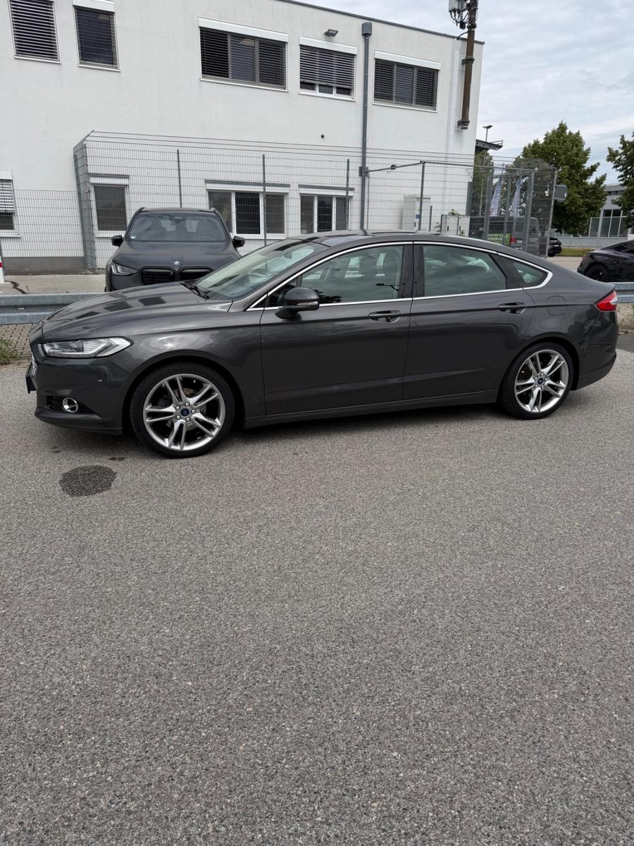 Ford Mondeo Autom.Navi.AHK.Panorama Voll