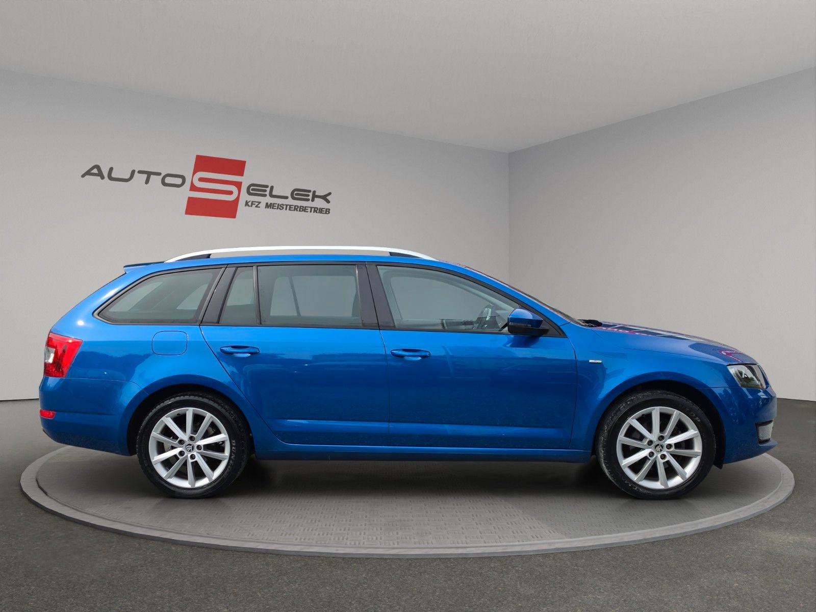 Fahrzeugabbildung SKODA Octavia Combi Ambition Apple CarPlay und Android