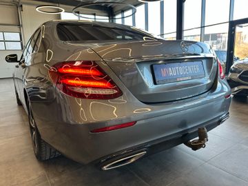 MYAUTOCENTER – Gebraucht- und Jahreswagen mit Werkstattservice in Pfaffenhofen Mercedes-Benz E 220 E Limousine *AVANTGARDE*KAM*HUD*AHK*PDC*