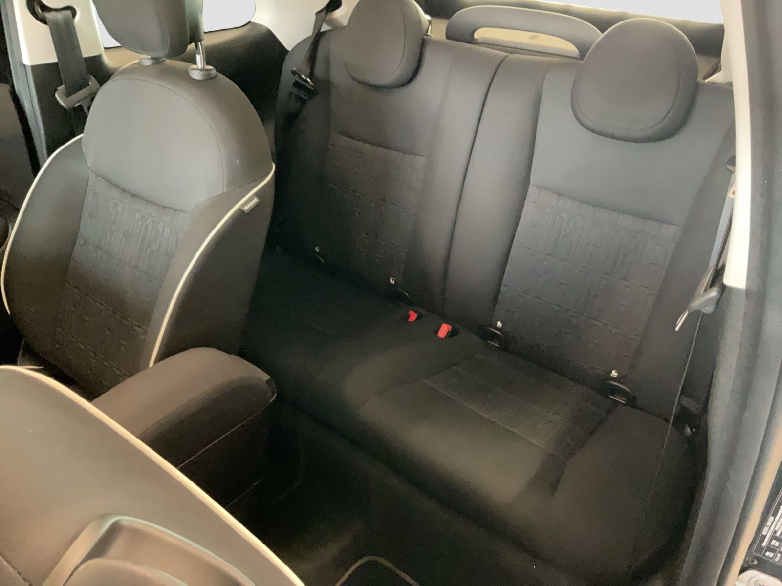 Fahrzeugabbildung Fiat 500e Cabrio + Komfort Paket