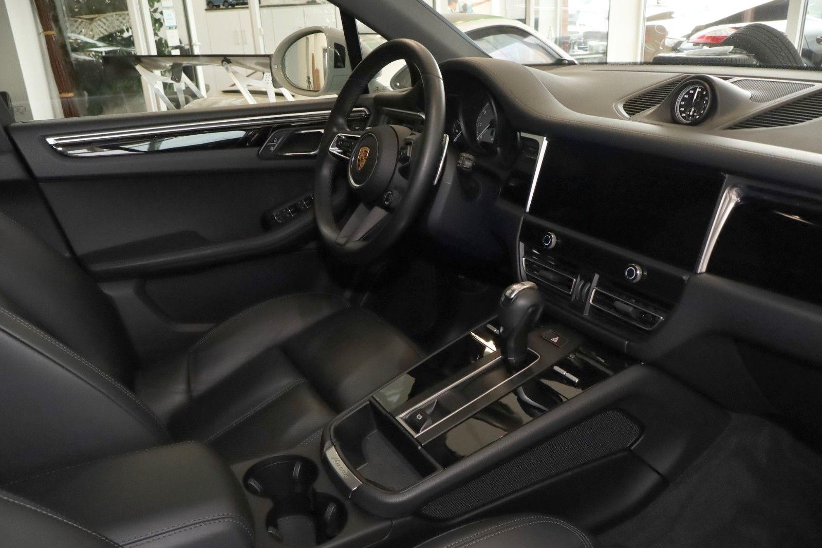 Fahrzeugabbildung Porsche Macan S Panorama/Keyless/Sportabgasanlage/20Zoll