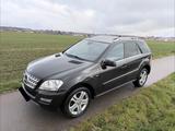 Mercedes-Benz ML300 4 MATIC Leder,Navi,Xenon,S-Dach,AHK,TÜV - Mercedes ML 300 mit Schiebedach