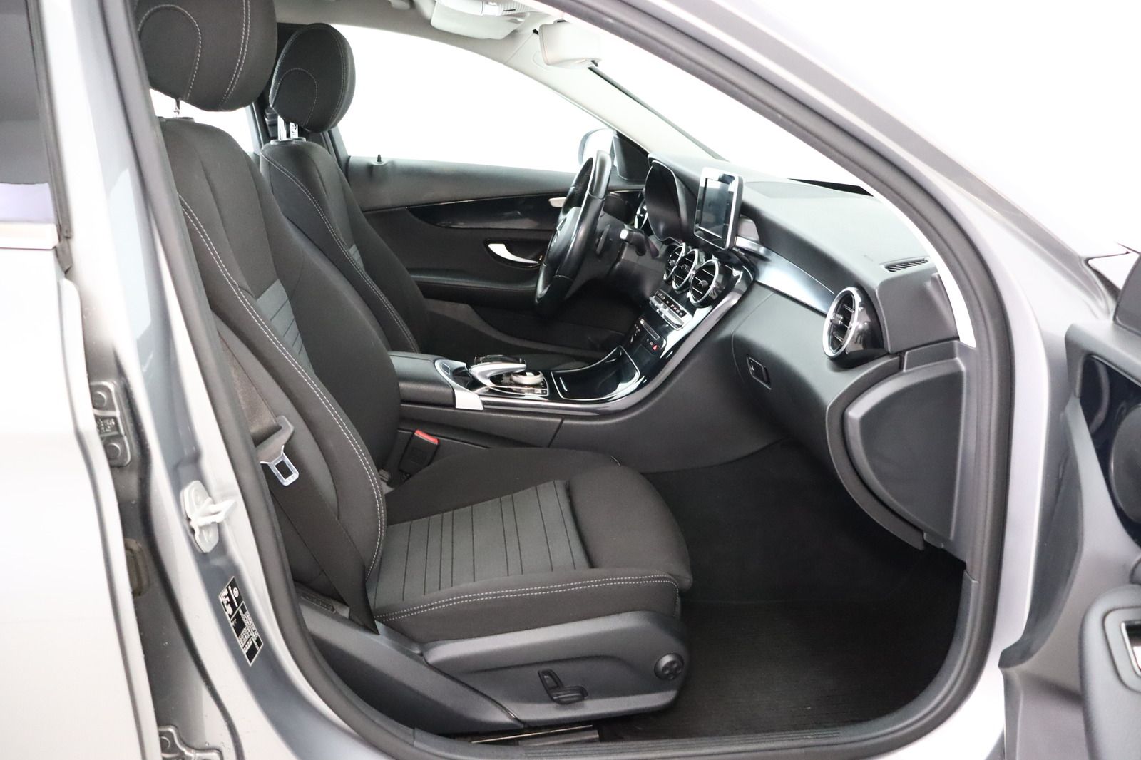 Fahrzeugabbildung Mercedes-Benz C 180 d * LED * SHZ