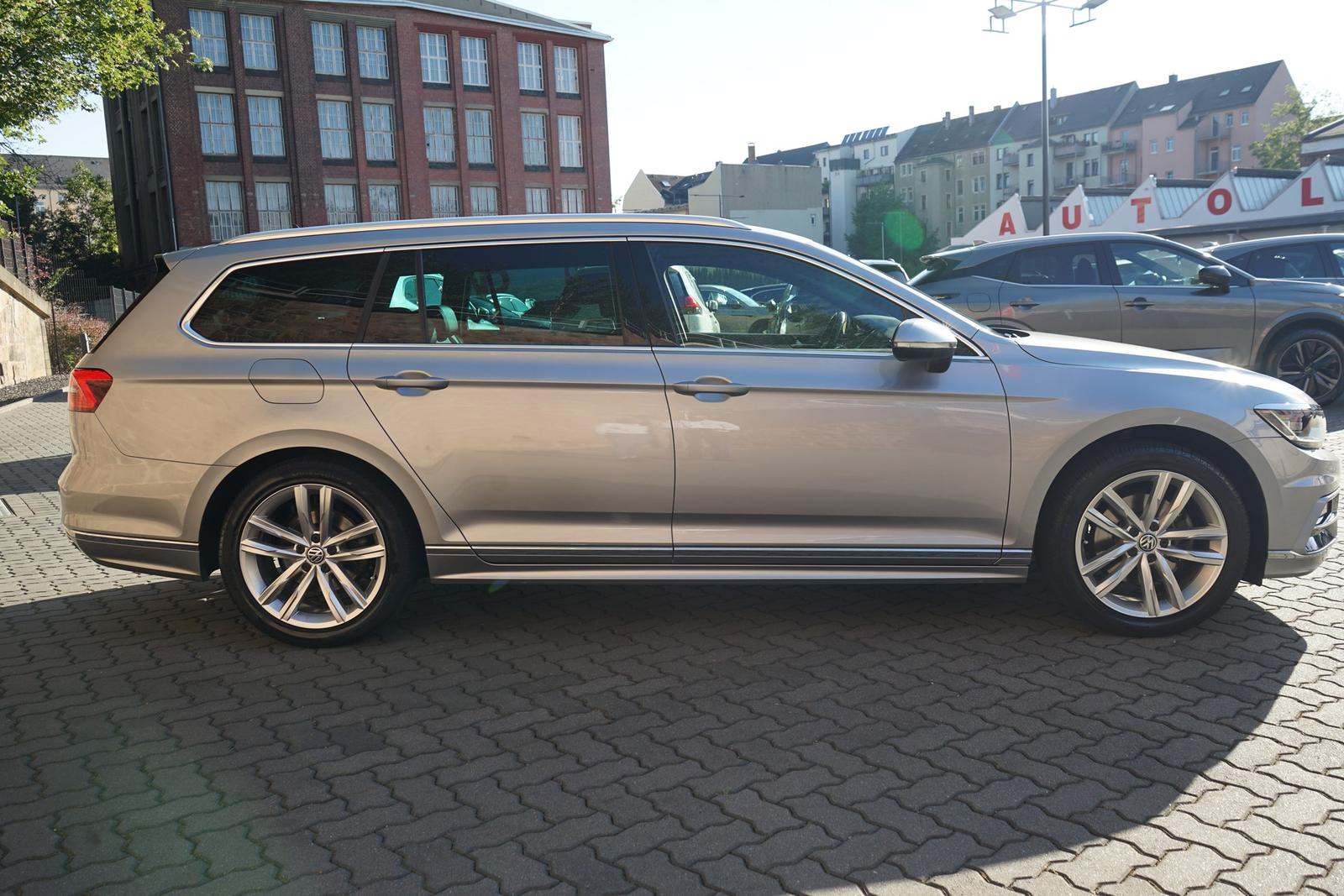 Volkswagen Passat Variant 1.8 TSI DSG R-Line LED Navi ACC