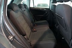 VW Tiguan 2.0 TDI Highline R-Line 4Motion | Pano VW Tiguan 2.0 TDI Highline R-Line 4Motion | Pano