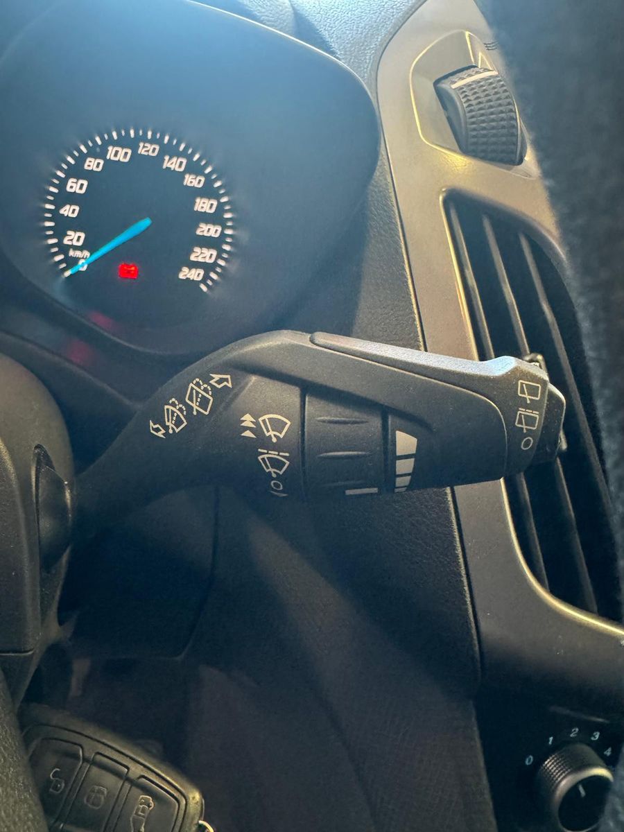 Fahrzeugabbildung Ford Tourneo Connect / KLIMA / PDC / WINTERPAKET