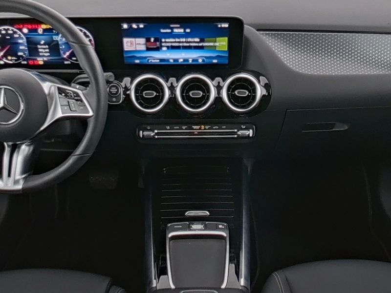 Fahrzeugabbildung Mercedes-Benz B 200 AHK+PANORAMA+LHZG+TOTW+KAM+CARPL+LED+EL.HE