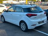 Hyundai i20 blue Style nur 54500km7/HU NEU/PDC/SPURHALTE - gebrauchte Hyundai i20 aus dem Jahr 2015