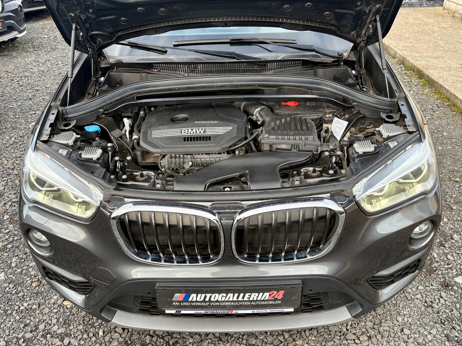 Fahrzeugabbildung BMW X1 sDrive18i Aut. Navi LED Tempomat SCHECKHEFT