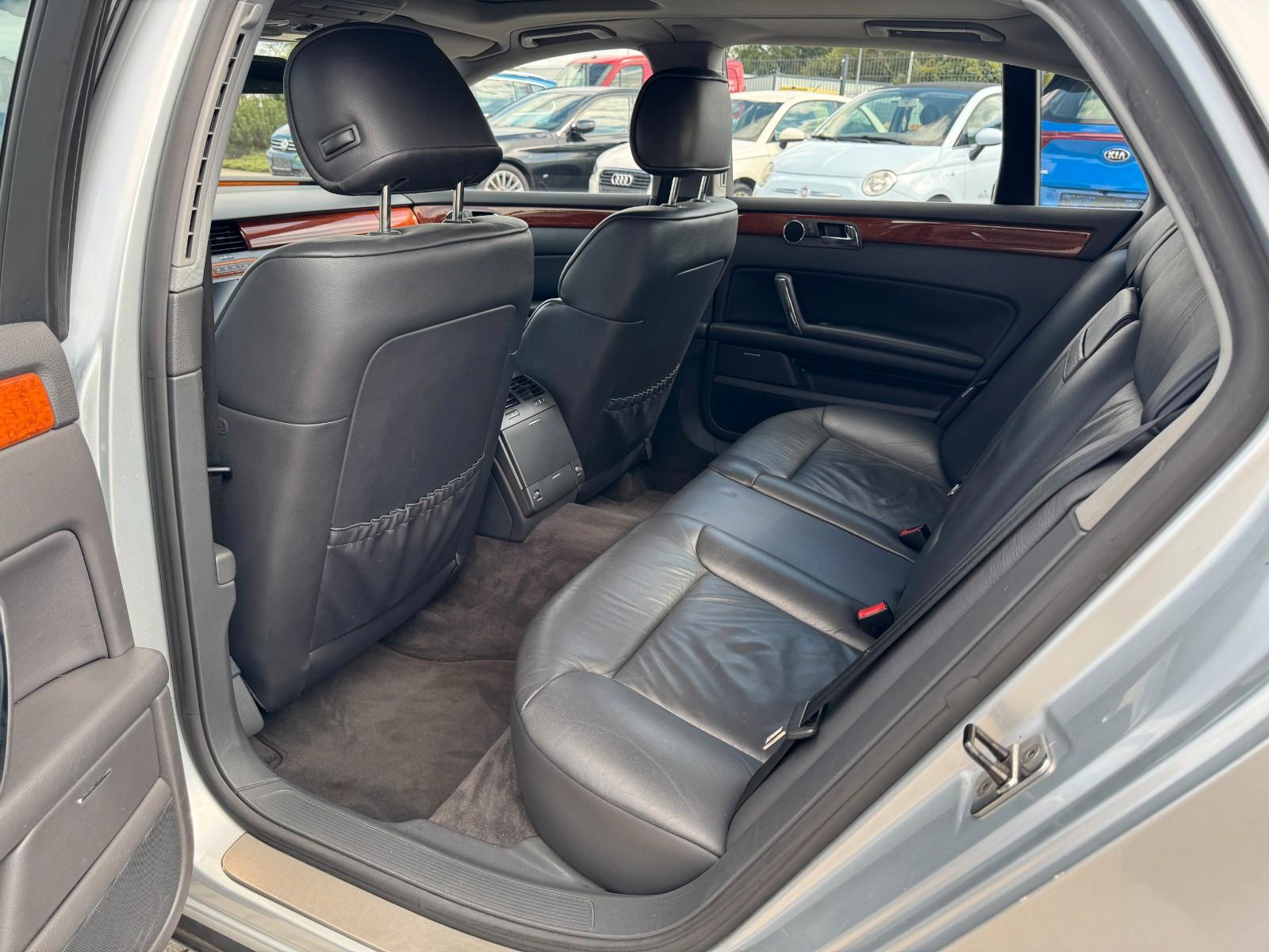 Volkswagen Phaeton 3.2 V6 SCHIEBEDACH SHZ NAVI XENON