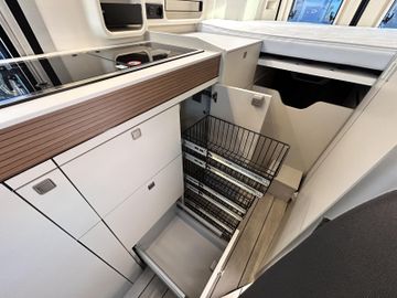 Westfalia Columbus 600 D 180PS Lithium 350WP Solar SKYVIEW