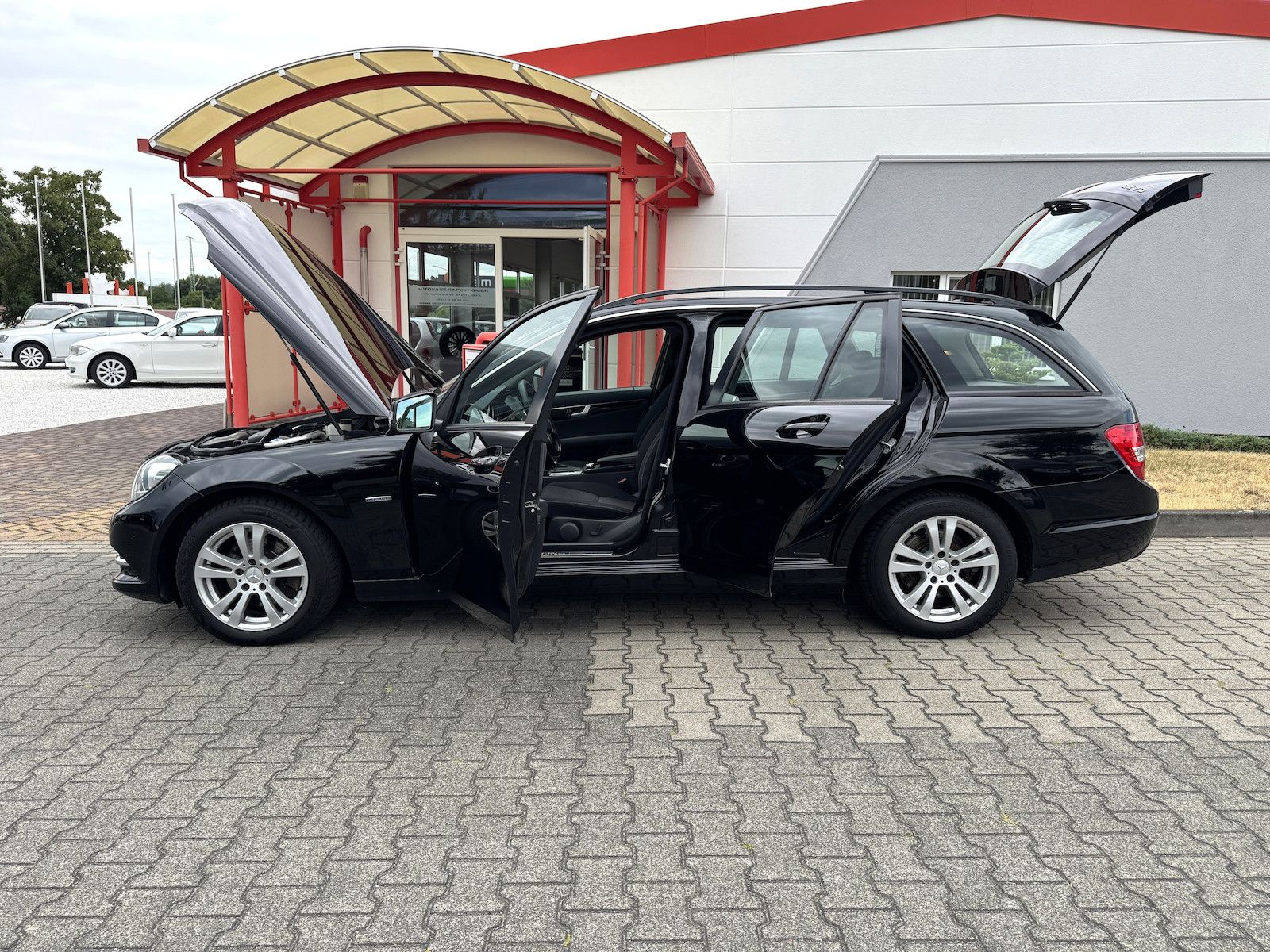 Fahrzeugabbildung Mercedes-Benz C 220 CDI T Autom. /Xenon/Navi/Tempo/AHK/