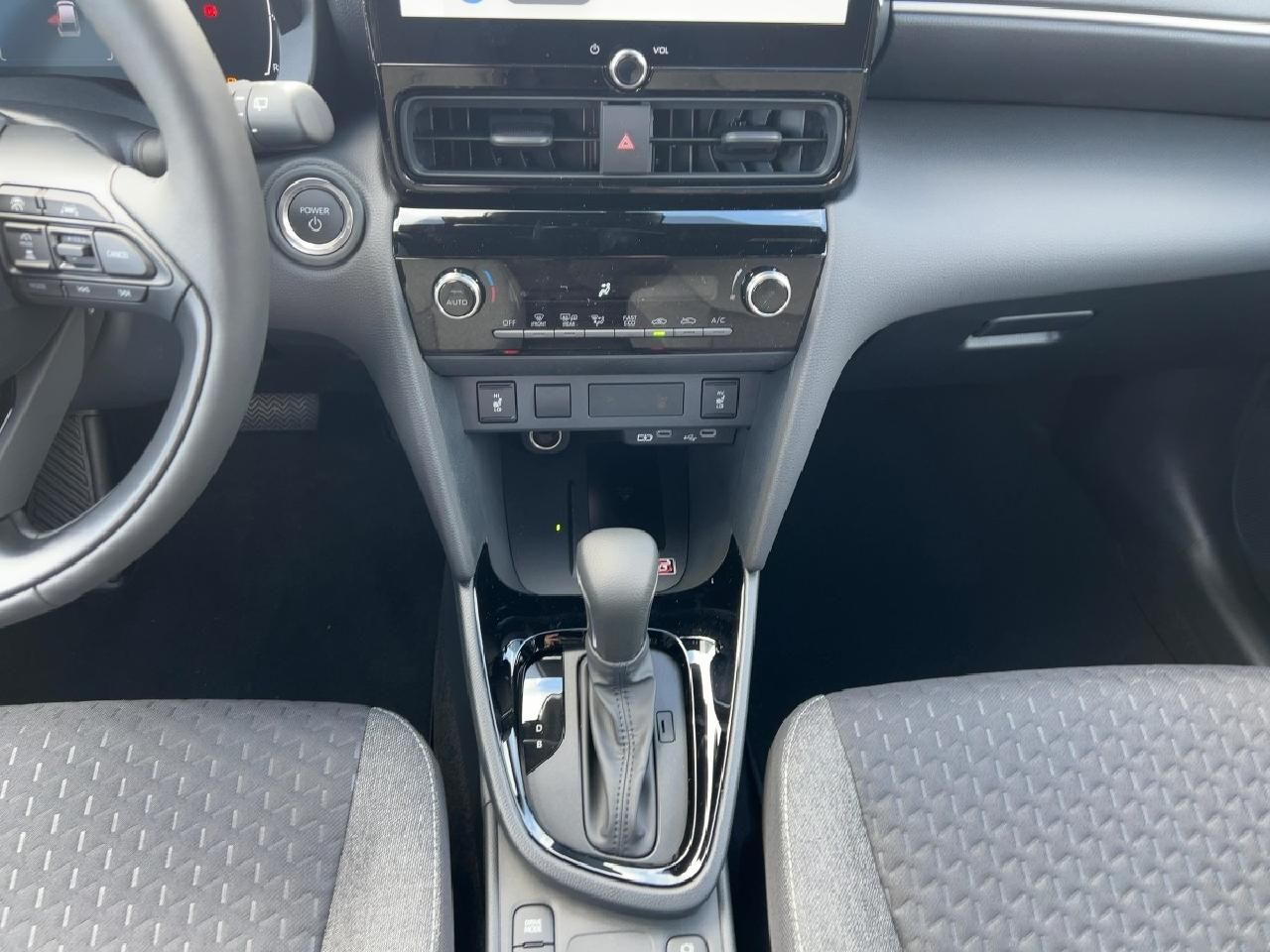 Fahrzeugabbildung Toyota Yaris Cross 1,5 Hybrid Teamplayer *Safety+Winter