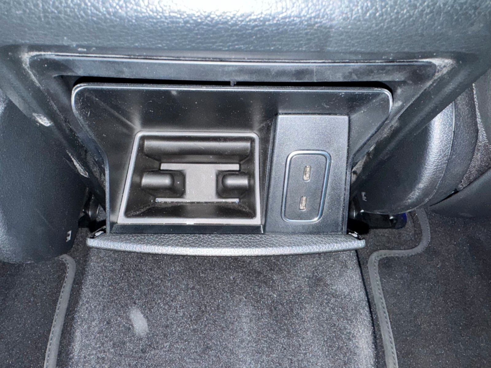 Fahrzeugabbildung Mercedes-Benz GLE 300 d AMG BURM+AHK+AIRM+PANO+MEMORY+21"