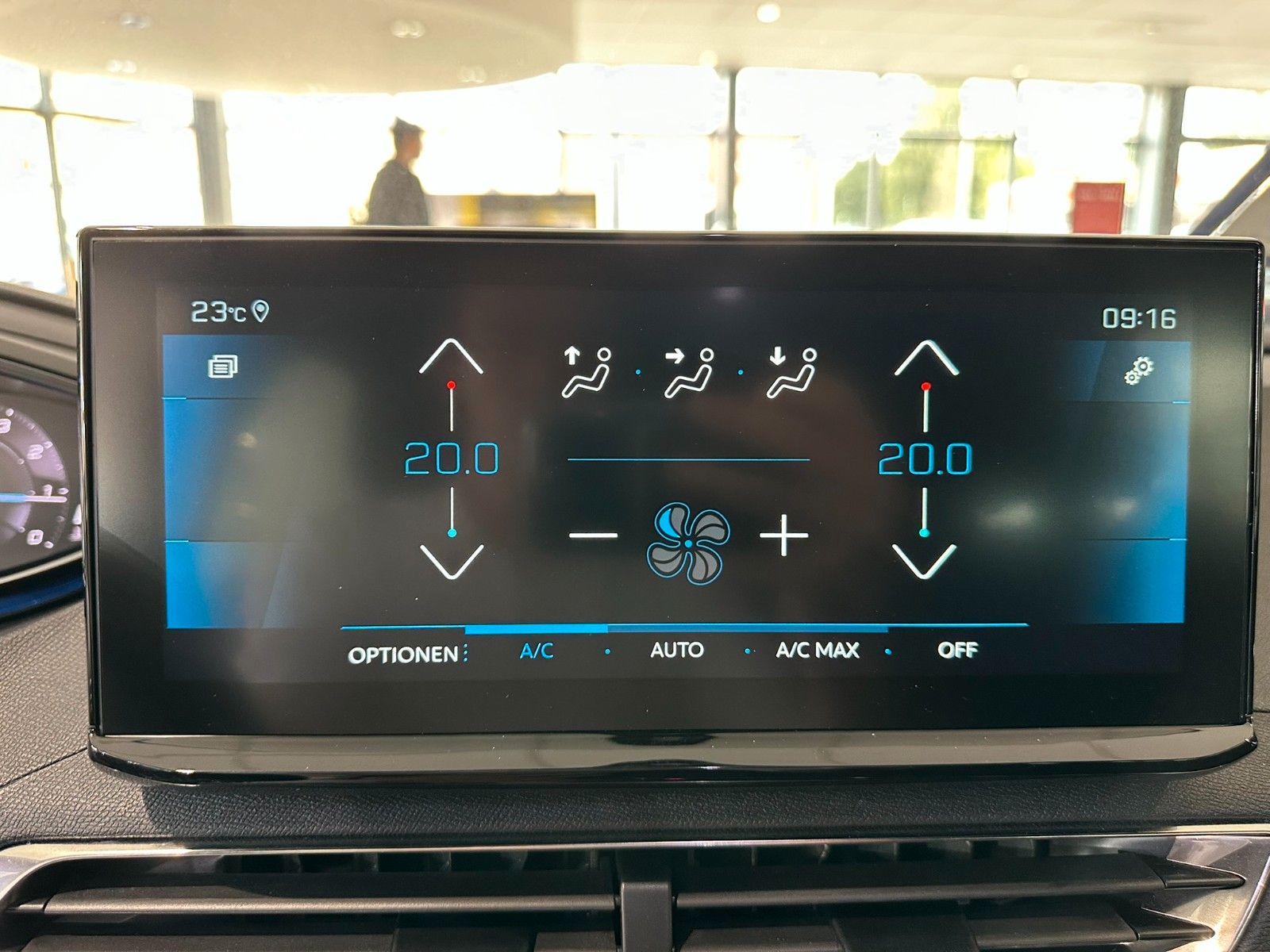 Fahrzeugabbildung Peugeot 5008 Active Pack 1.2T LED/NAVI/PDC/R'CAM/DAB+