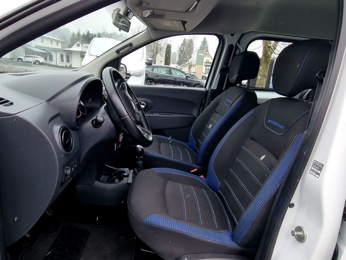 Fahrzeugabbildung Dacia Dokker Stepway Plus TCe 130