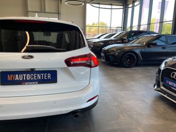 Ford Focus Turnier Cool & Connect 1.5 TDCi*NAVI*LED*