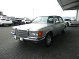 Mercedes-Benz 350 SEL (W116), Sonderschutzvariante, Schiebedac - silberne Mercedes-Benz 350