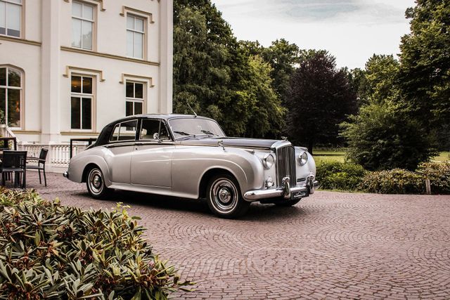 Bentley S2
