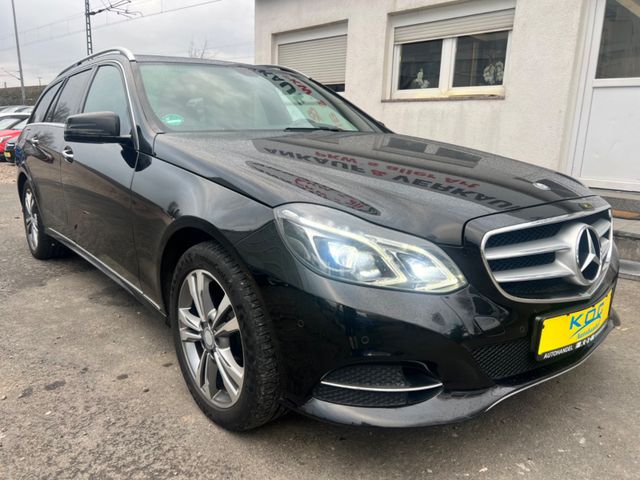 Mercedes-Benz E 220 T-Modell BlueTec /1.HAND/KAMERA/8-FACH/NAV