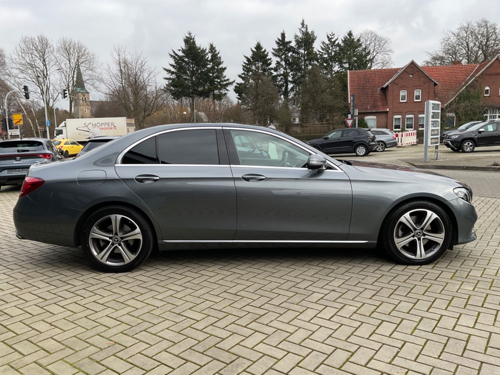 Fahrzeugabbildung Mercedes-Benz E 220 d Limo,Autom,Kamera,Comand,LED,17