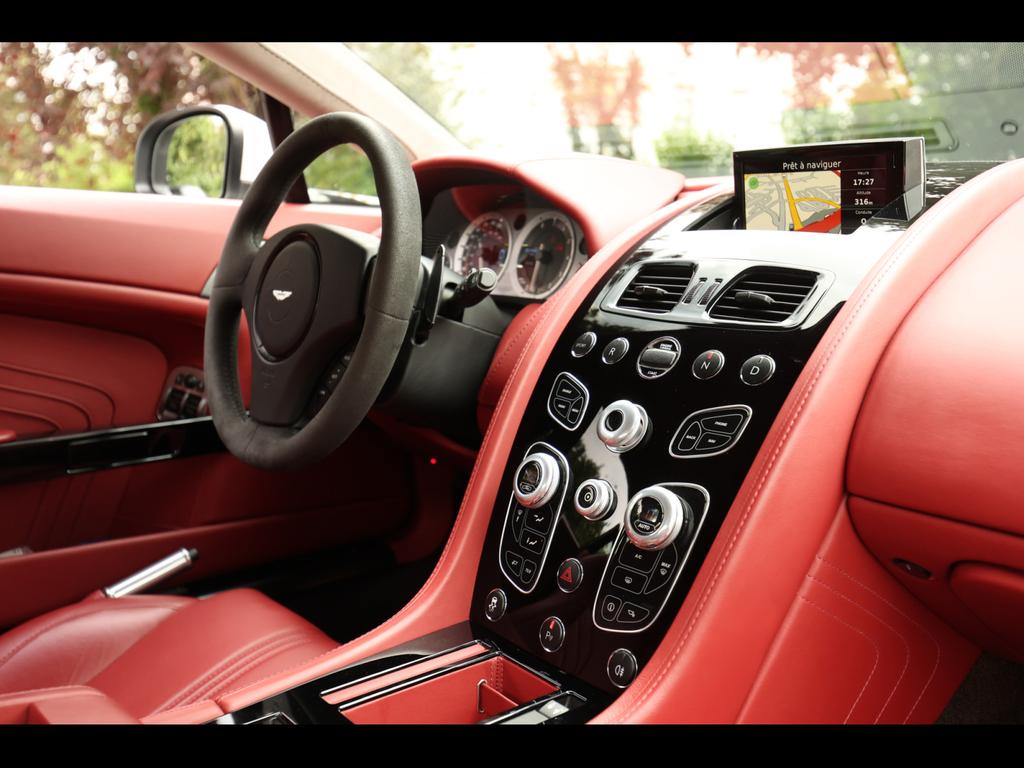 Aston Martin V8 Vantage