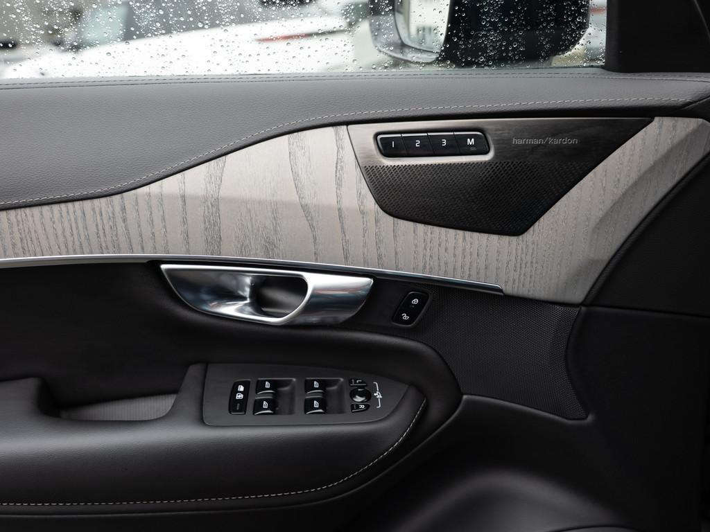 Volvo XC90 T8 Ultra Dark Recharge AWD HUD STANDHZ LED